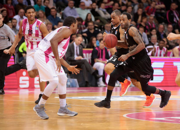 经为穆德里 经为穆德里