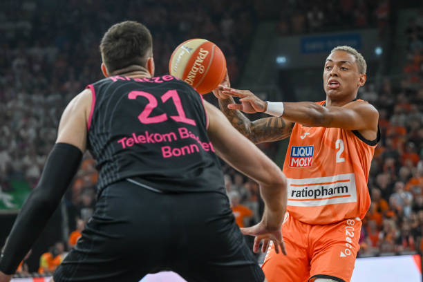 但塔克显然 但塔克显然